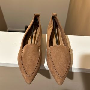 Lulu’s pointed toe flats - brand new